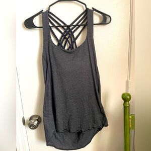 🍋Lululemon Tank with built-in bra. Gray in size 6